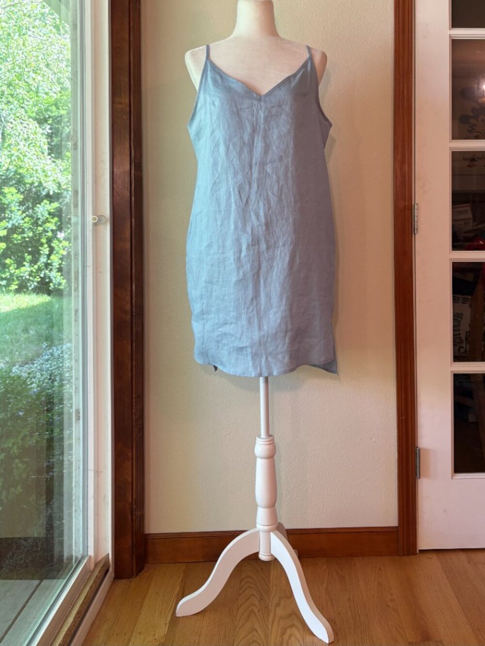 EUC Amazhiyu 100% Linen Dress Summer Light Blue V-Neck Pockets M / L Capsule